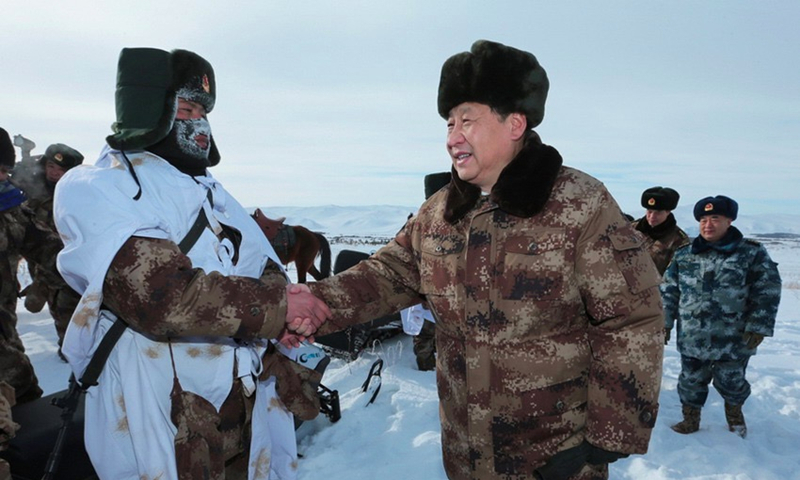 2014年1月26日，習近平總書記春節(jié)前夕冒嚴寒踏冰雪慰問邊防官兵。