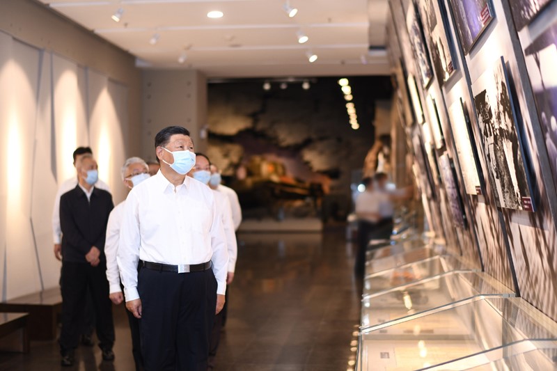 2022年8月16日至17日，中共中央總書記、國家主席、中央軍委主席習近平在遼寧考察。這是16日下午，習近平在錦州市考察遼沈戰(zhàn)役紀念館。 新華社記者 燕雁 攝